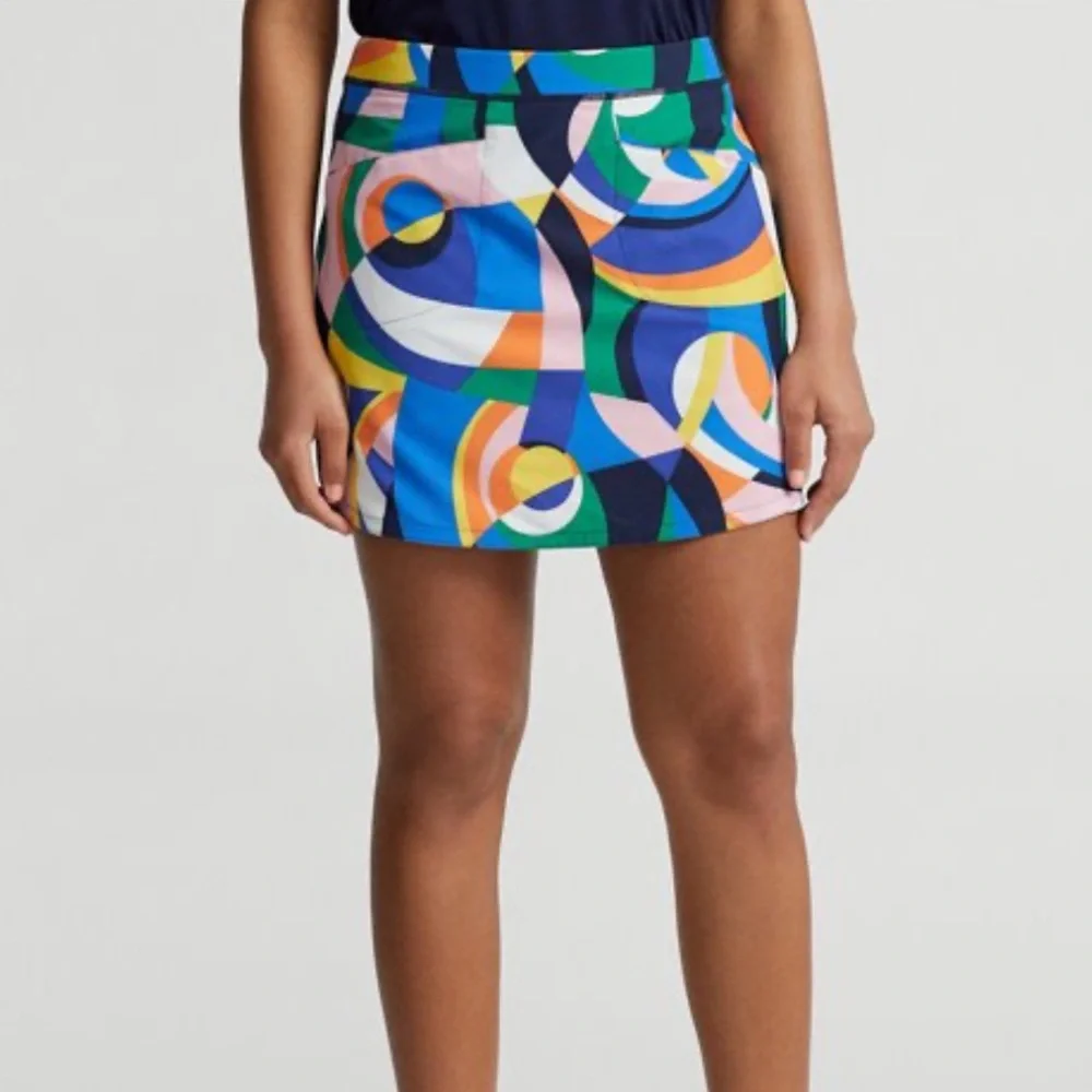RLX Golf RLX Golf Aim 4 Way Print‎ Stretch 17 Inch Skort in Riviera Abstract